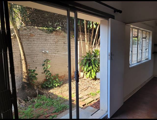 1.5 BEDROOM FLAT TO LET IN MORNINGSIDE